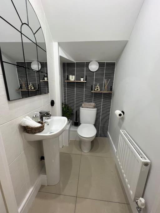 Stunning Home In Astley Tyldesley Екстер'єр фото
