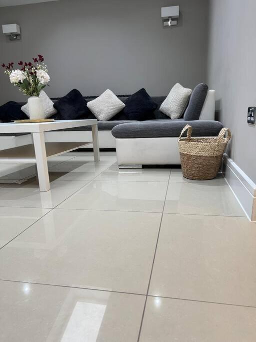 Stunning Home In Astley Tyldesley Екстер'єр фото